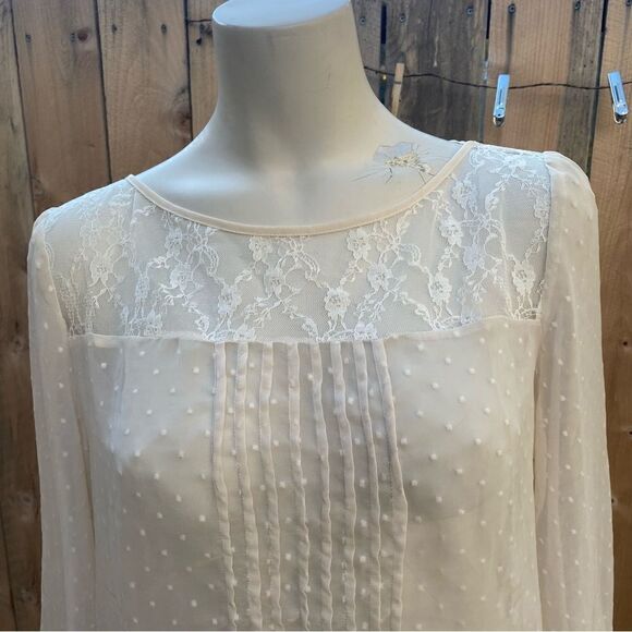 Kimchi blue bohemian lace and polka dot sheer blouse size Large - Picture 8 of 9
